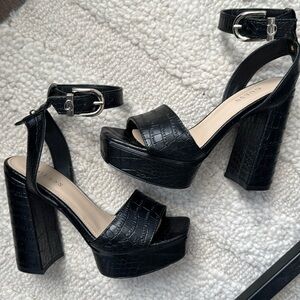 Like New Guess Faux Crocodile Skin Platform Heels Sandals